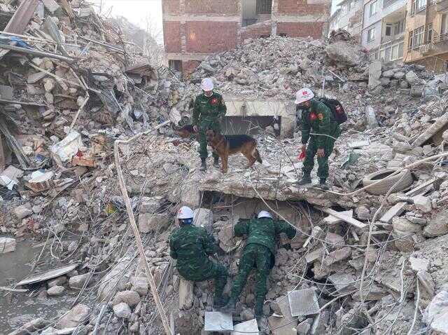 Lütfü Savaş: 'Biz hem hesap verelim hem hesap soralım'