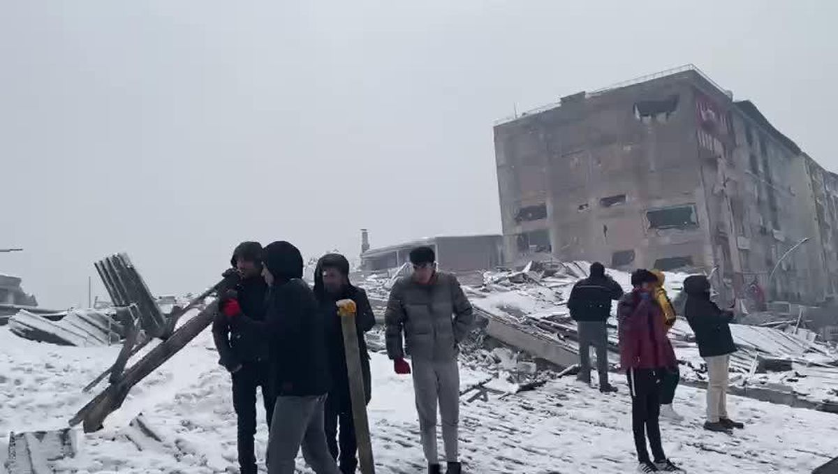 Malatya'da Deprem Nedeniyle Yıkılan Kırçuval Oteli'nin Sahibi Olan Battalgazi Belediye Başkan Yardımcısı Zafer Kırçuval Tutuklandı
