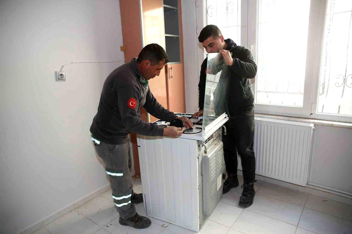 Merkezefendi\'de depremzedelere mobilya ve beyaz eşya desteği verildi