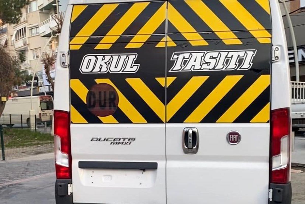 Okul servisi şoförü torbacı çıktı! Aracın içinden çıkanlara ekipler bile inanamadı