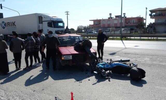 Otomobille motosiklet çarpıştı, sürücüsünün bacağı dizinden ters döndü Otomobille motosiklet çarpıştı, sürücüsünün bacağı dizinden ters döndü