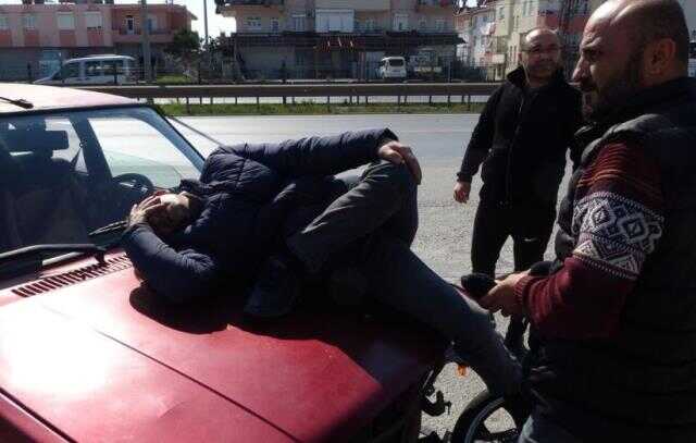 Otomobille motosiklet çarpıştı, sürücüsünün bacağı dizinden ters döndü Otomobille motosiklet çarpıştı, sürücüsünün bacağı dizinden ters döndü