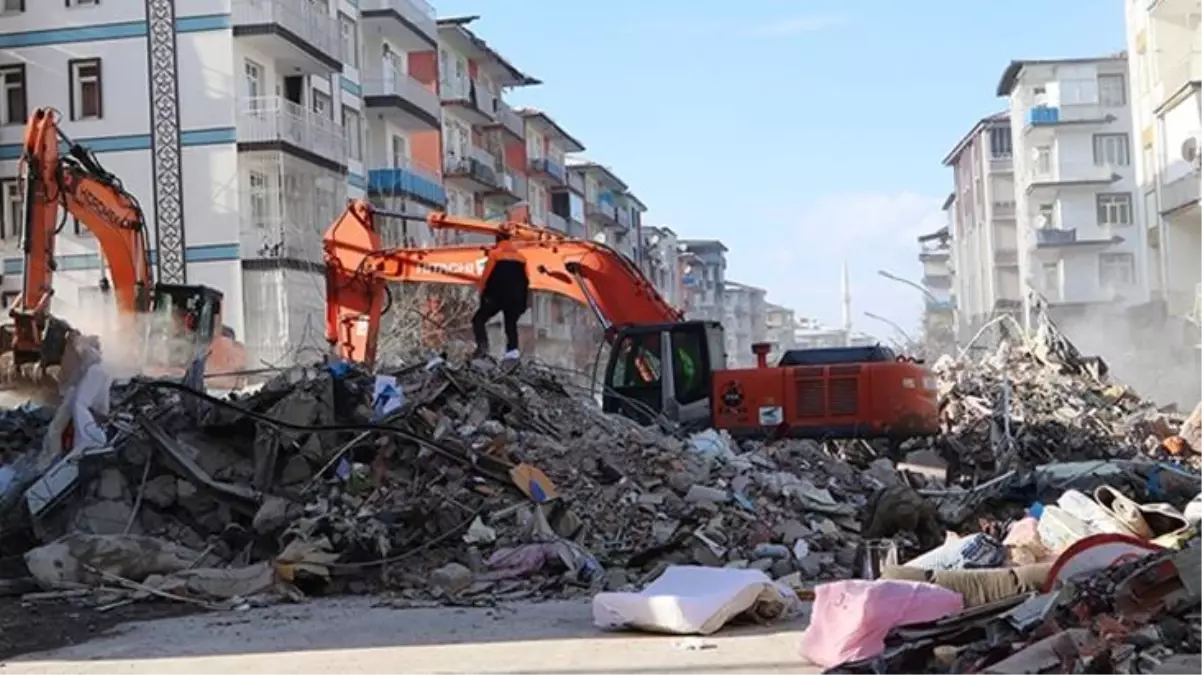 Son Dakika: Malatya Pütürge\'de 4.7 büyüklüğünde deprem meydana geldi