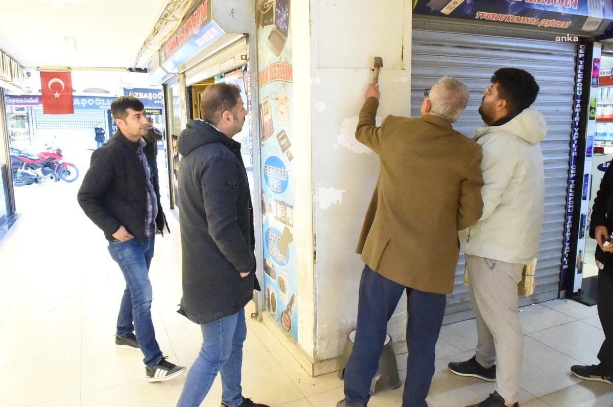 Tarsus Belediyesi\'nden Eski Hizmet Binası\'nın Kolonlarının Kesildiğine İlişkin İddialara Yanıt