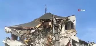 1999 Marmara Depremi'nde hasar almıştı, 24 yıl sonra yıkımına başlandı