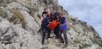 ABD'li turist, Adana'da tarihi Yılankale'de düşüp yaralandı