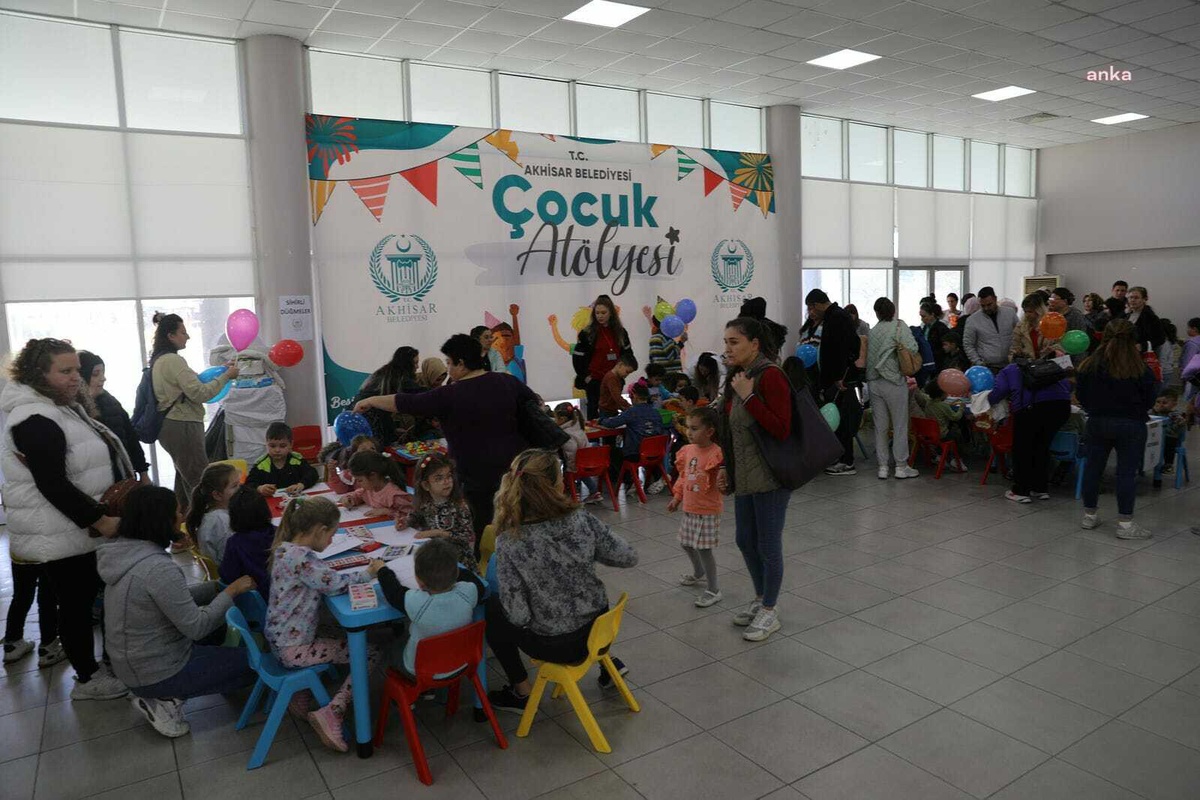 Akhisar Belediyesi\'nden Depremden Etkilenen Çocuklara Özel Atölye