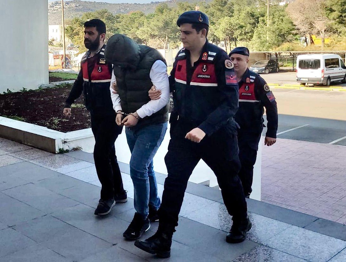 Bodrum\'da 36 ayrı suçtan aranan şahsı jandarma yakaladı