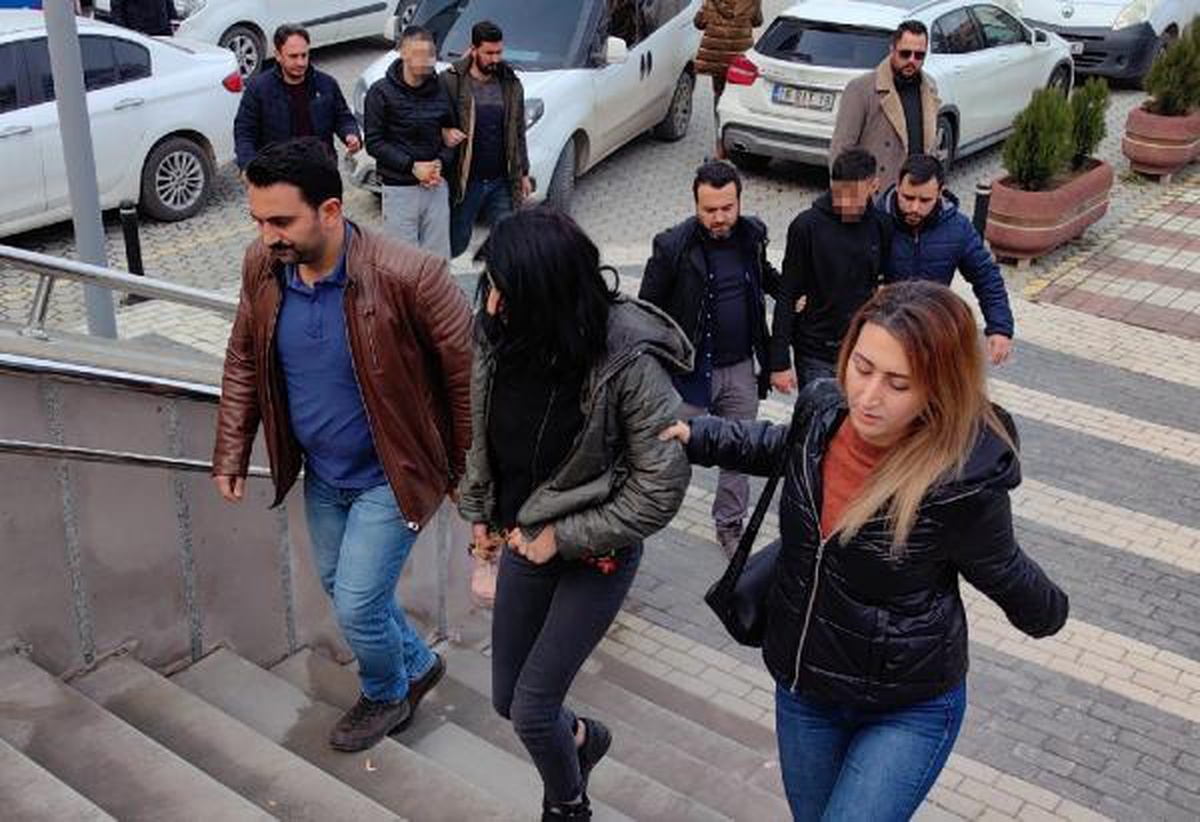 Bursa\'da aynı gün 3 otomobil çalan 3 şüpheli tutuklandı