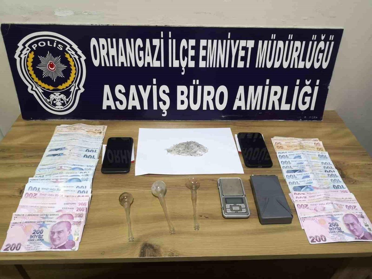 Bursa\'da uyuşturucu operasyonu: 2 gözaltı