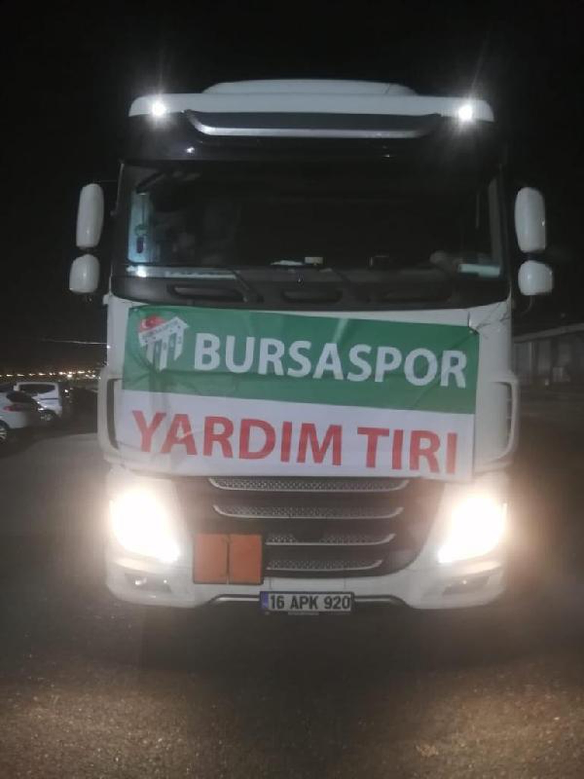 Bursaspor\'dan Diyarbakır\'a yardım TIR\'ı
