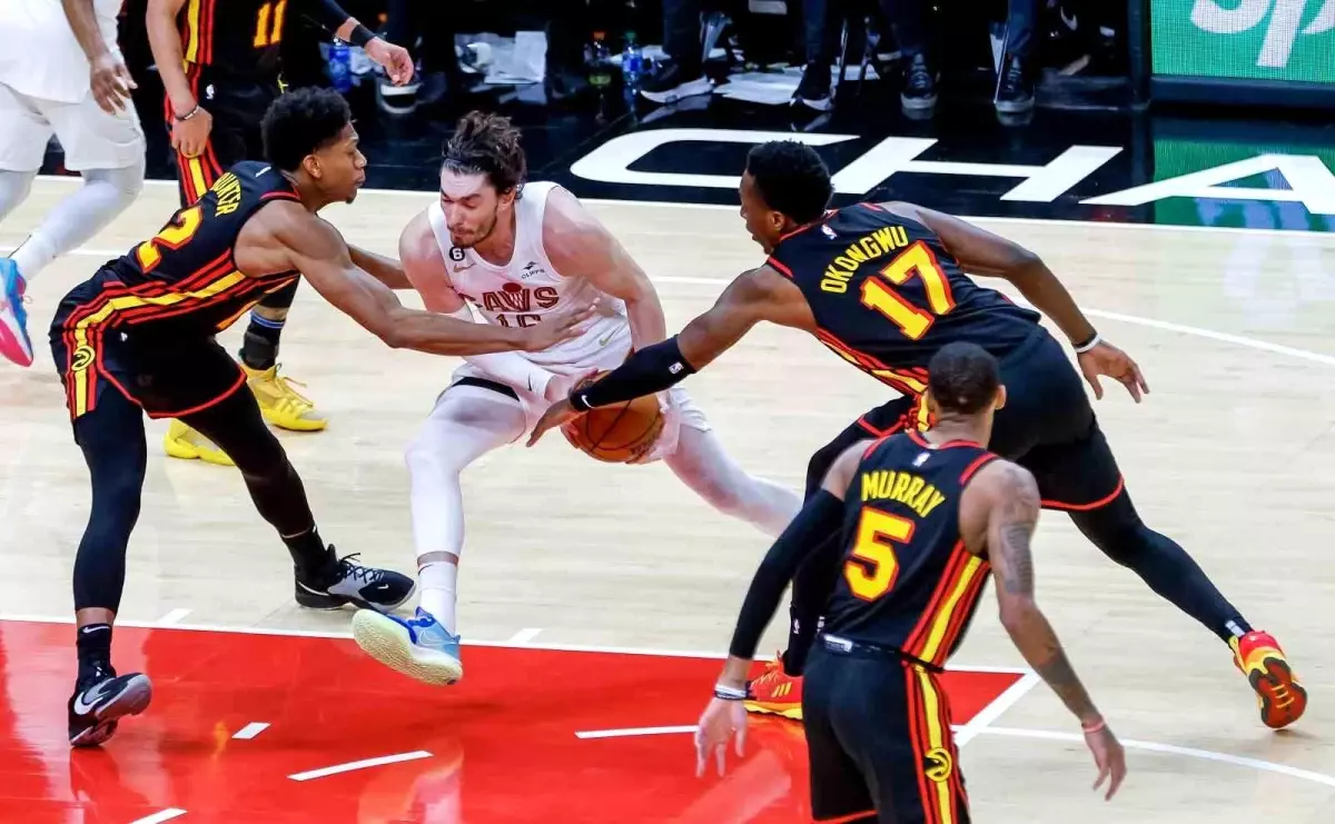 Cedi Osman, Atlanta\'da karşısında 10 sayı, 5 ribaund ile oynadı