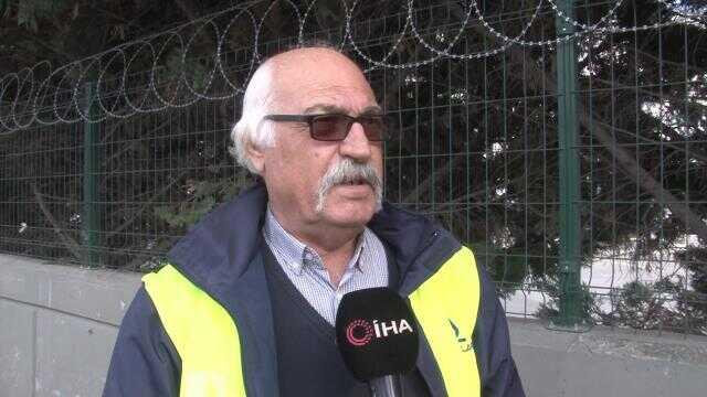 Deprem bölgesine iş makinesini yetiştirmek için hızla giden tırın şoförü konuştu: