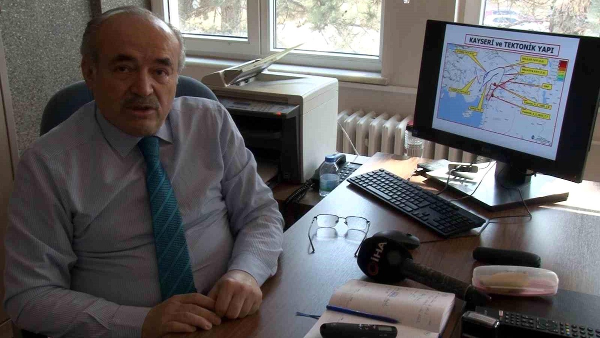 Deprem esnasında görülen ışığın nedeni Açıklaması