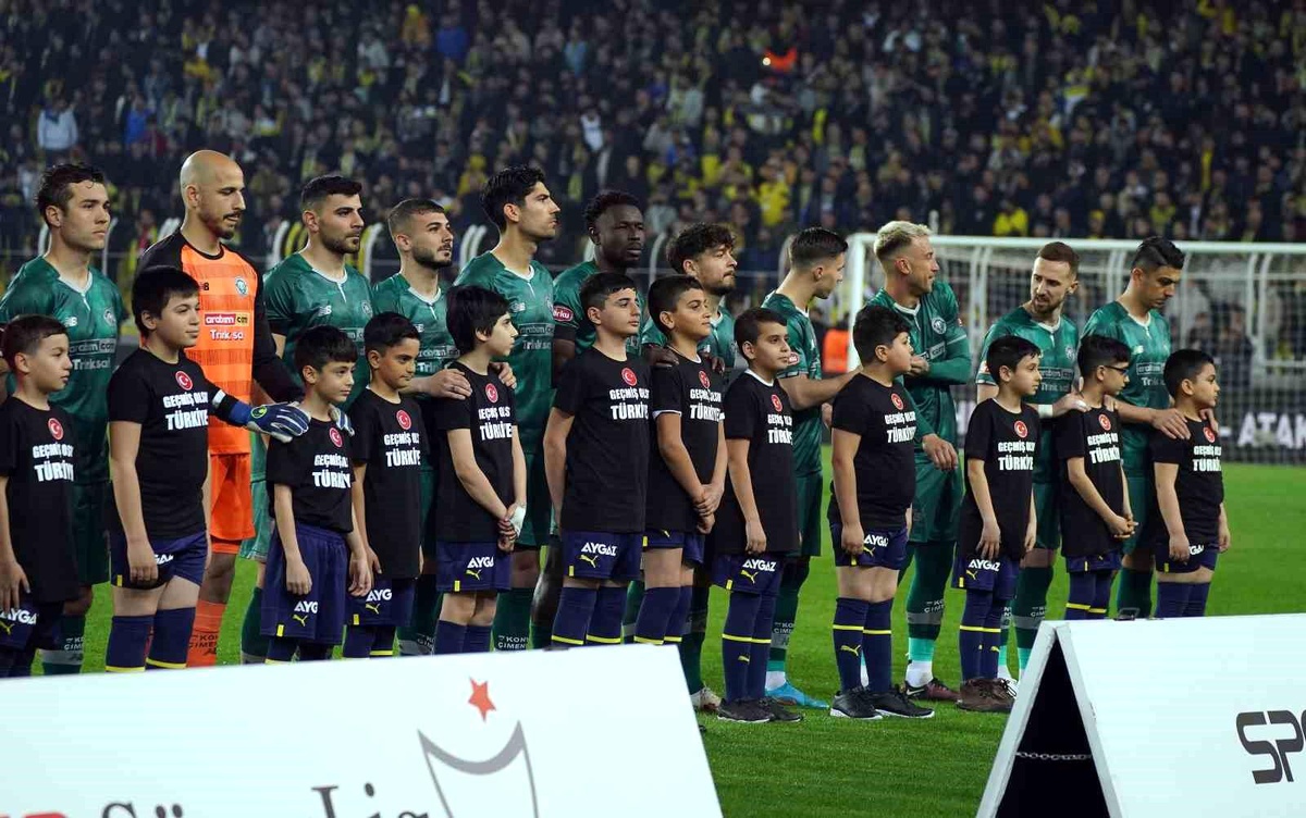 Fenerbahçe Konyaspor maçına depremzede çocuklar misafir oldu