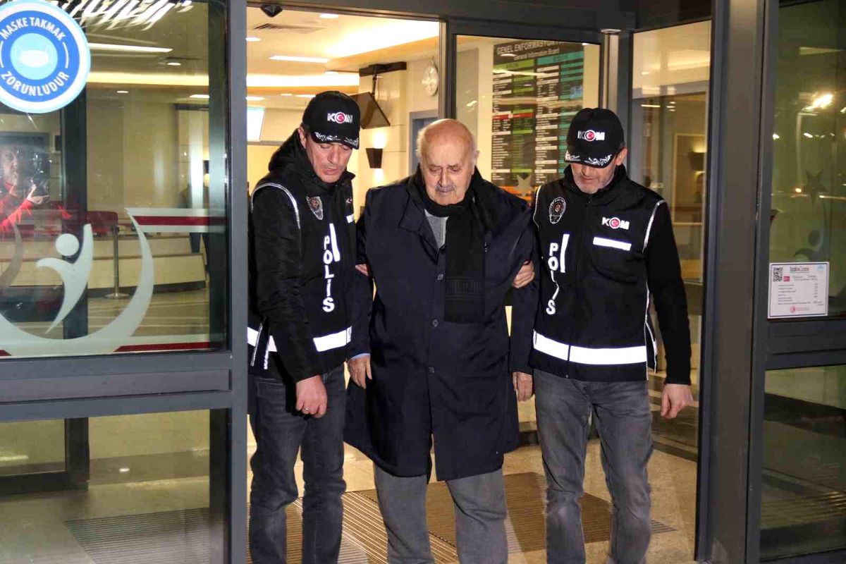 Hatay\'da depremde yıkılan Rende Sitesi\'nin arsa sahibi tutuklandı