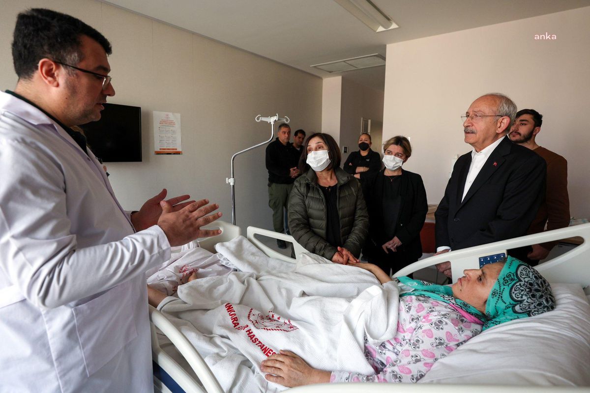 Kılıçdaroğlu Depremde Yaralanan Yurttaşları, Hastanede Ziyaret Etti: "Birlikte Bu Zor Günleri Aşarak Yıkılan Kentlerimizi Omuz Omuza Ayağa...