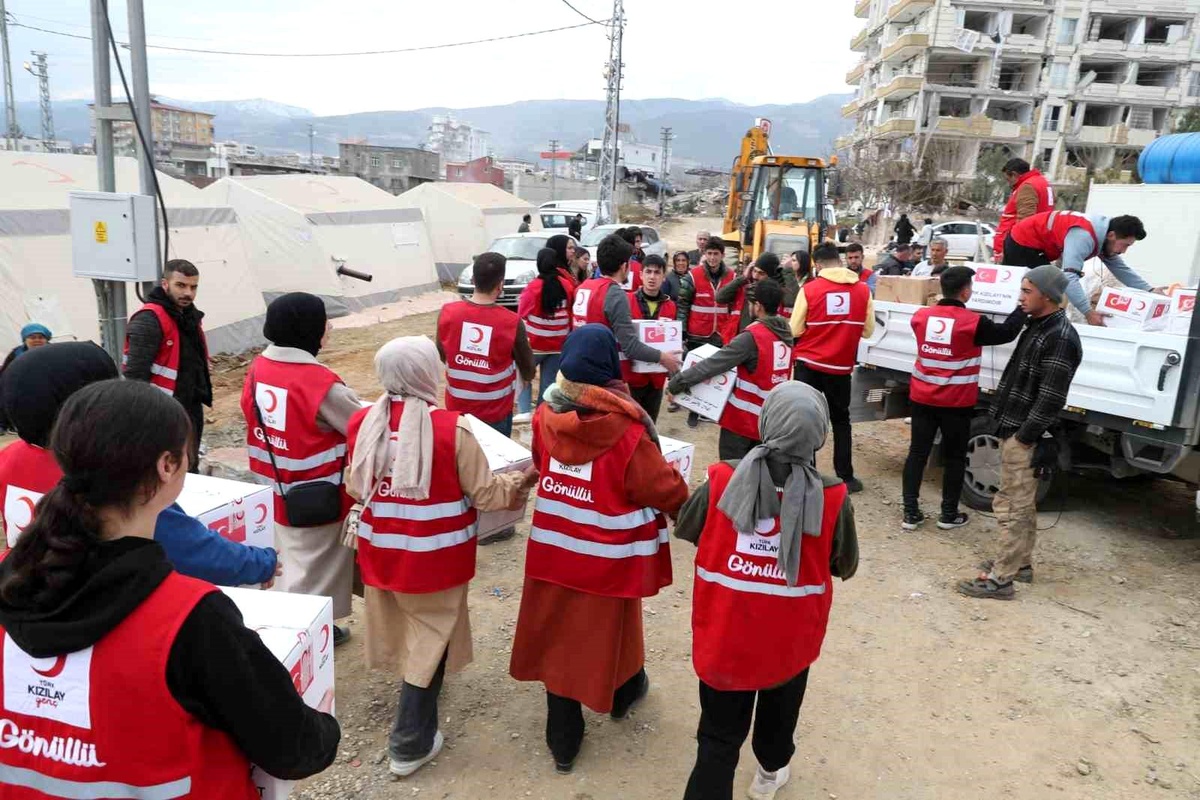 Türk Kızılay afet bölgesinde yaklaşık 1 milyon hijyen seti dağıttı