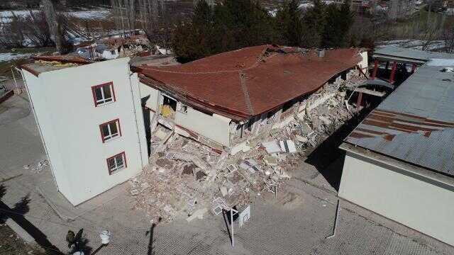 MALATYA'DA GÜÇLENDİRME YAPILAN OKULLAR YERLE BİR OLDU