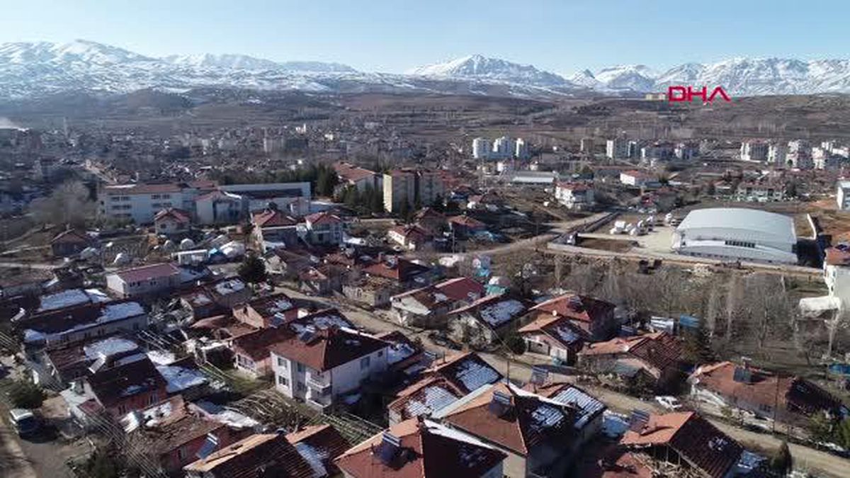 SMA'LI DESTAN DURU ÇADIRDA YARDIM BEKLİYOR