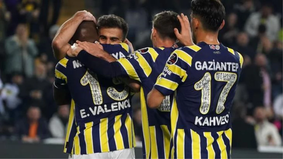 Deprem felaketi nedeniyle ara verilen Süper Lig\'in açılış maçında Fenerbahçe, Konyaspor\'u 4-0 mağlup etti