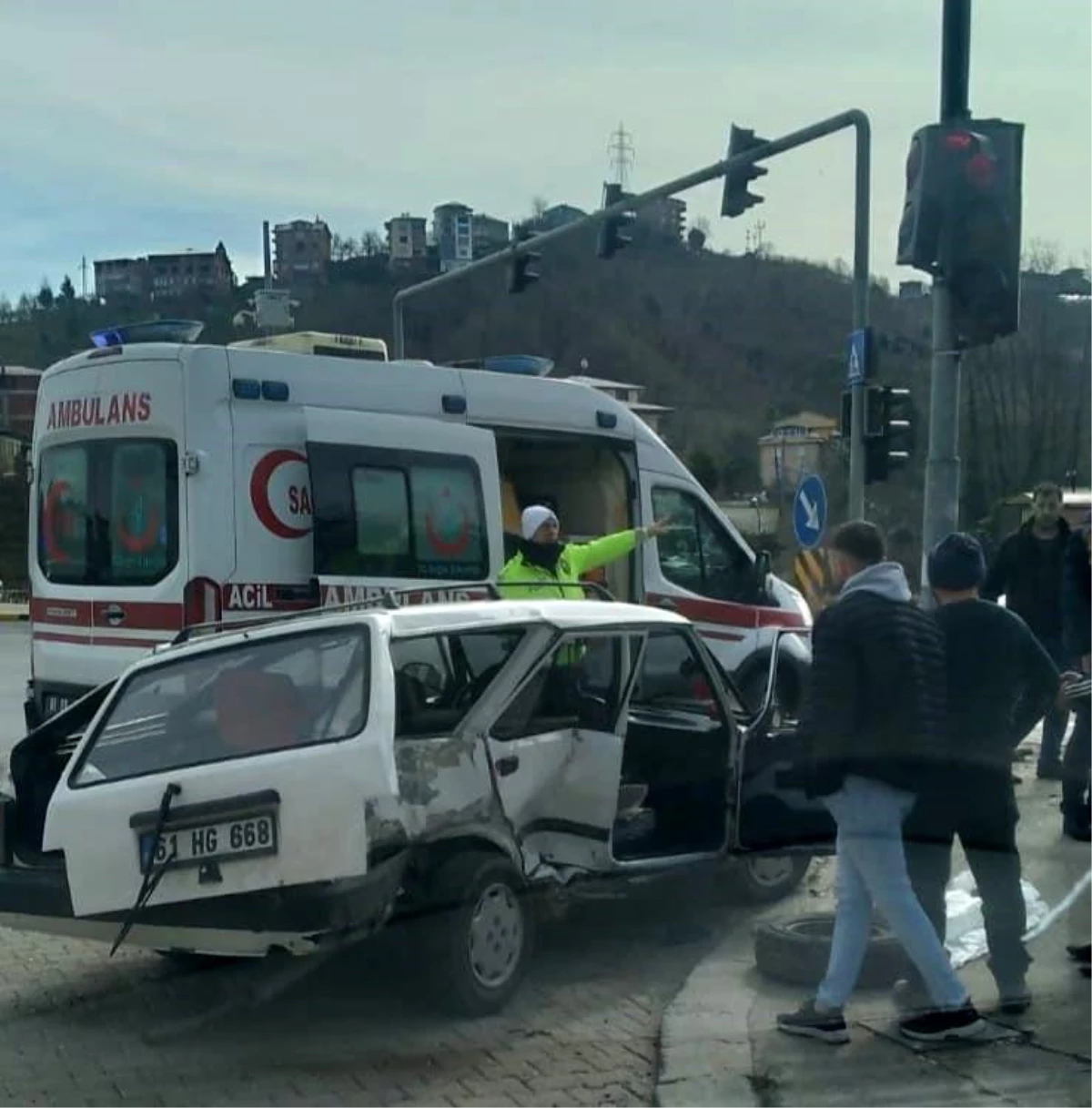 Trabzon\'da trafik kazası: 1 ölü, 2 yaralı