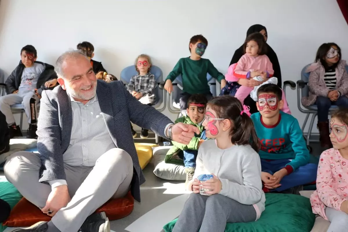 Başkan Sandıkçı: "Depremzede vatandaşlarımızın tüm ihtiyaçlarını karşılıyoruz"