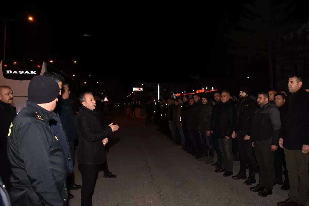 Erzincan\'dan 100 polis deprem bölgesine uğurlandı