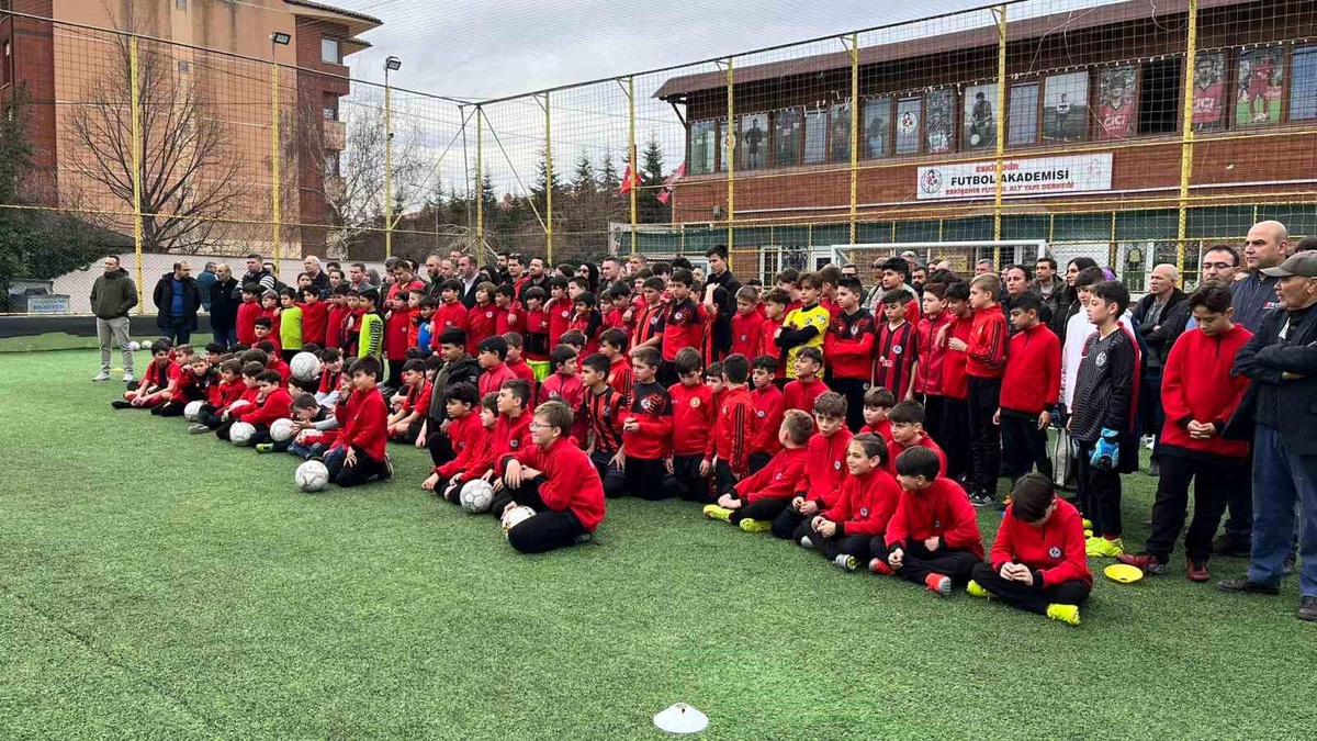 Eskişehir Futbol Altyapı Derneği\'nden tesislerin boşaltılmasını isteyen belediyeye tepki