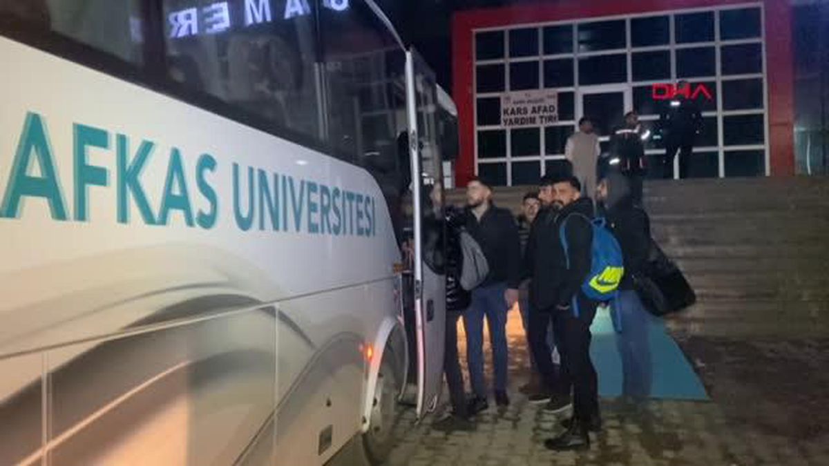 KARS'TAN 28 BERBER DEPREMZEDELER İÇİN MALATYA'YA GİTTİ