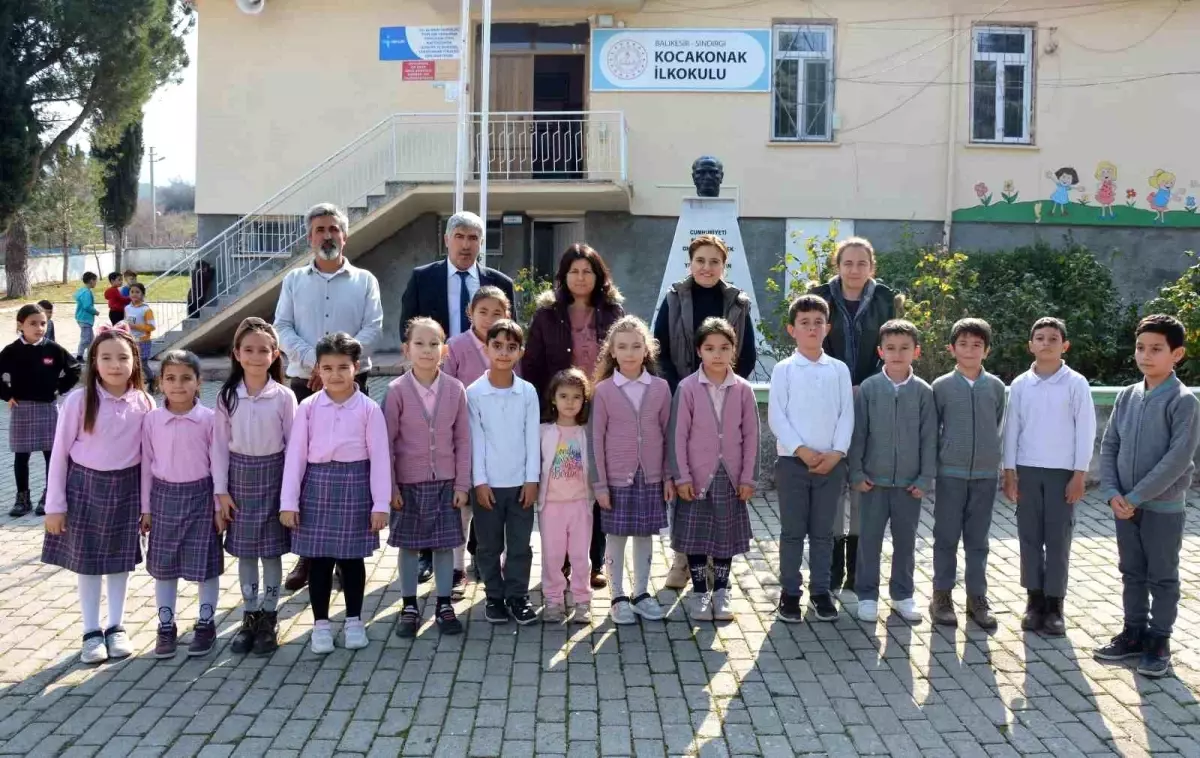 Öğrenciler harçlıklarıyla konteyner almak için seferber oldu