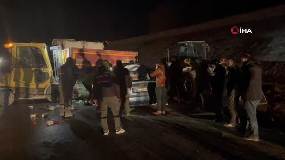 Otomobil tıra arkadan çarptı: 1 ölü