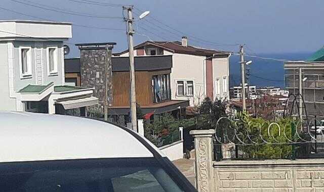 POLİS MEMURU, EŞİNİ VE 3 ÇOCUĞUNU REHİN ALDI