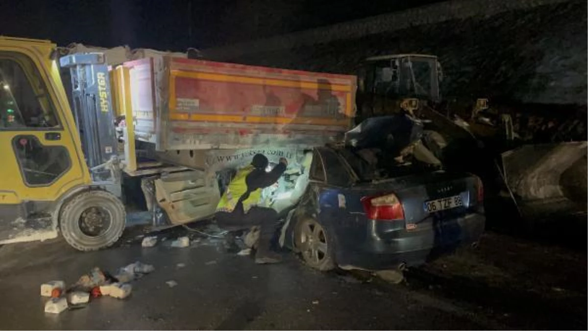 TIR\'a arkadan çarpan otomobil sürücüsü hayatını kaybetti
