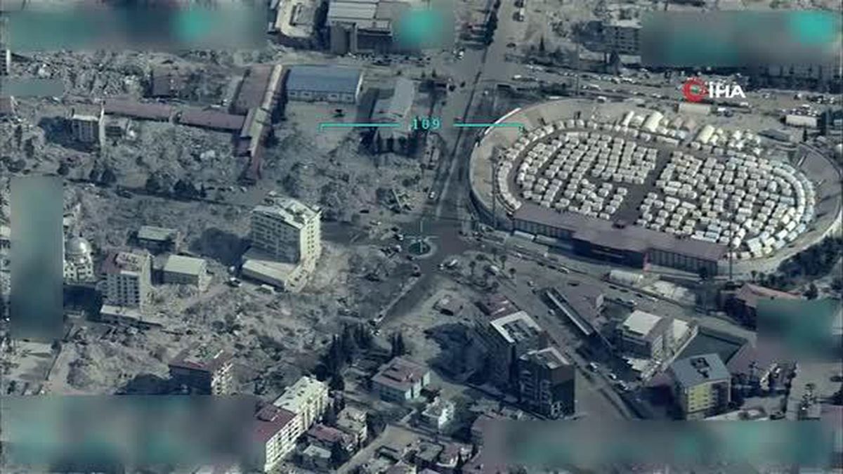 TSK'ya ait İHA'lar deprem bölgesinde gece gündüz demeden faaliyette