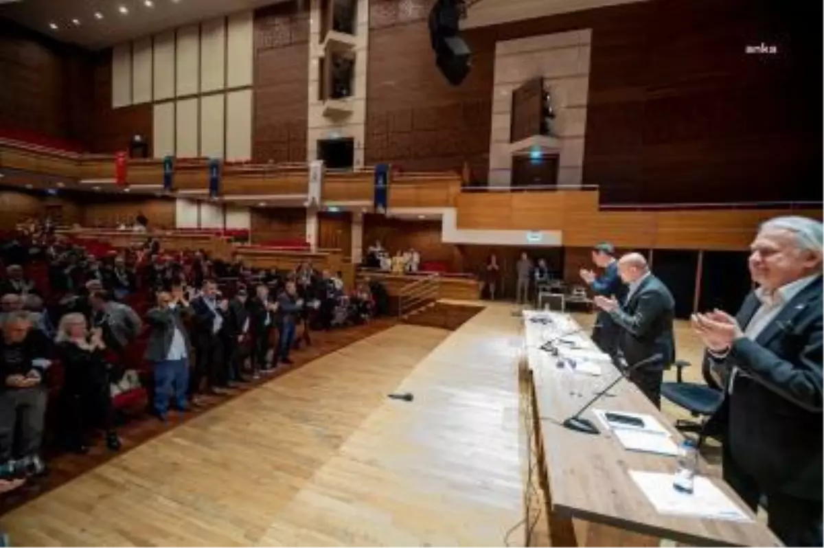 Tunç Soyer, Kentteki Sivil Toplum Kuruluşlarının Temsilcileriyle Buluştu: "Ancak Ortak Akılla, Dayanışmayla Büyük Felaket İhtimalleriyle Başa...