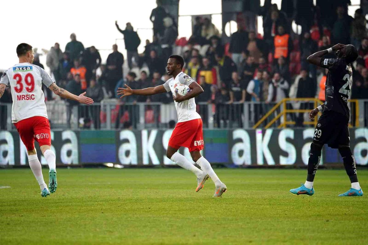 Ümraniyespor 4 maç sonra puan aldı