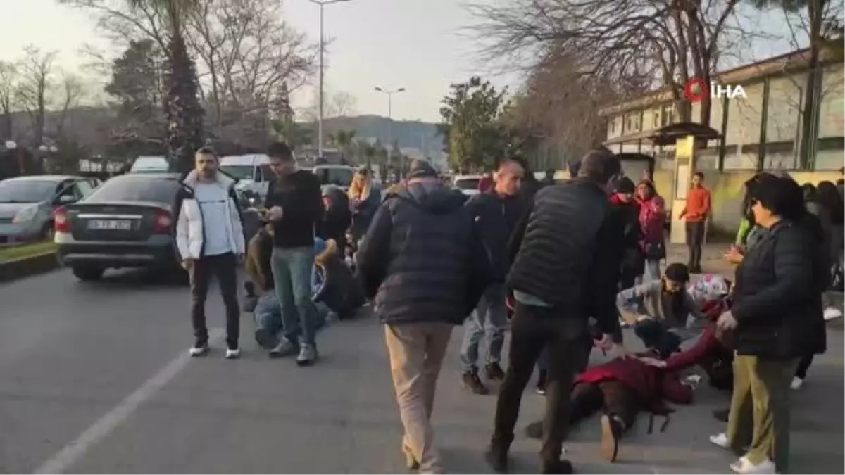Zonguldak'ta otomobil yayalara çarptı: 2 ağır yaralı