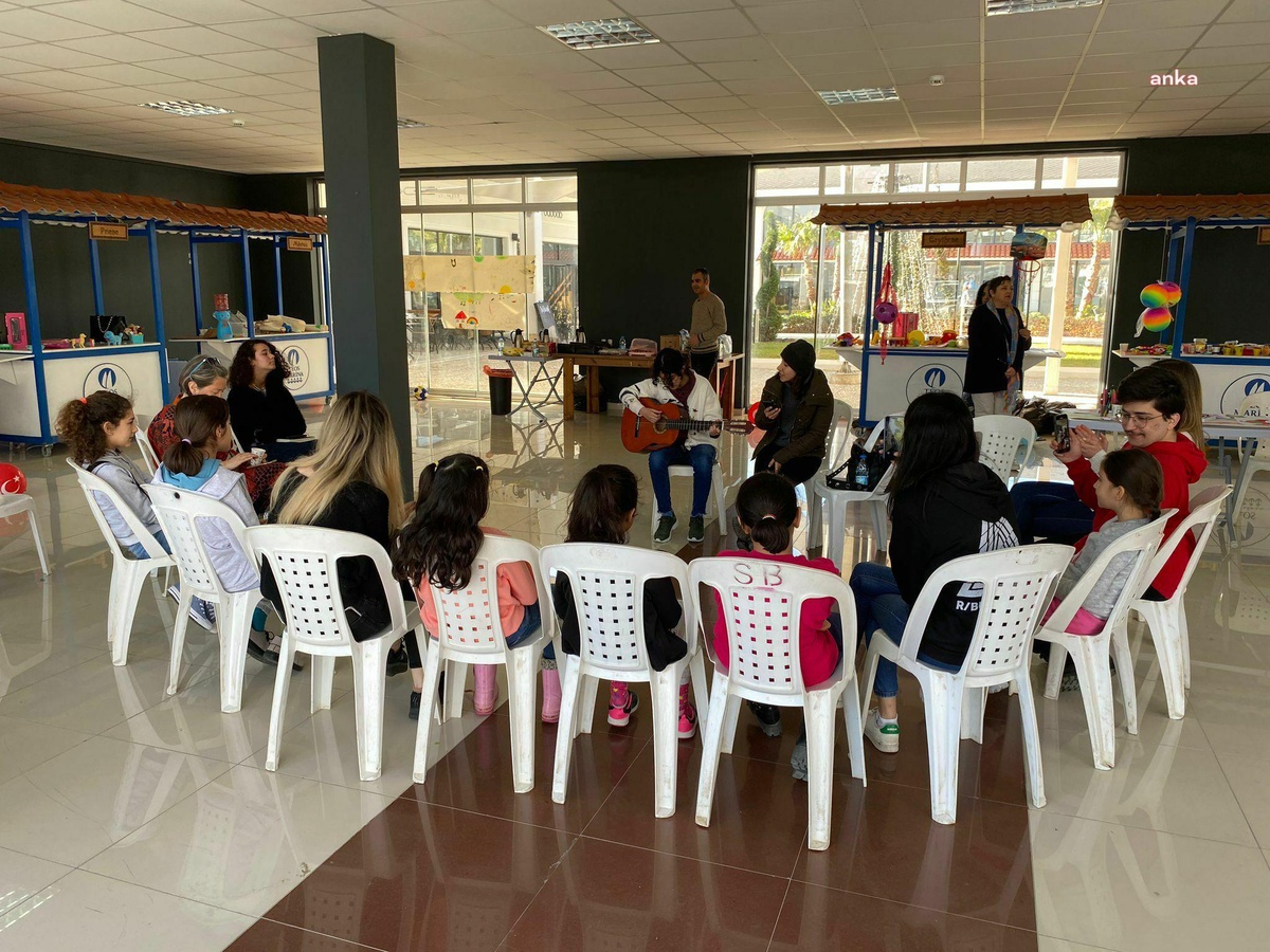 Aile ve Sosyal Hizmetler Bakanlığı\'ndan Depremzede Çocuklara İlişkin Açıklama: "Kimliği Tespit Edilmeyen 82 Çocuğumuz Bulunmaktadır"