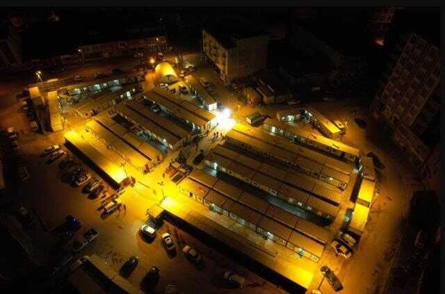 'Bambaşka bir Elbistan'a uyanacağız' diyen Vali Çiçek'ten yeni paylaşım: Elbistan'da konteyner çarşılar 4 günde tamamlandı 'Bambaşka bir Elbistan'a uyanacağız' diyen Vali Çiçek'ten yeni paylaşım: Elbistan'da konteyner çarşılar 4 günde tamamlandı