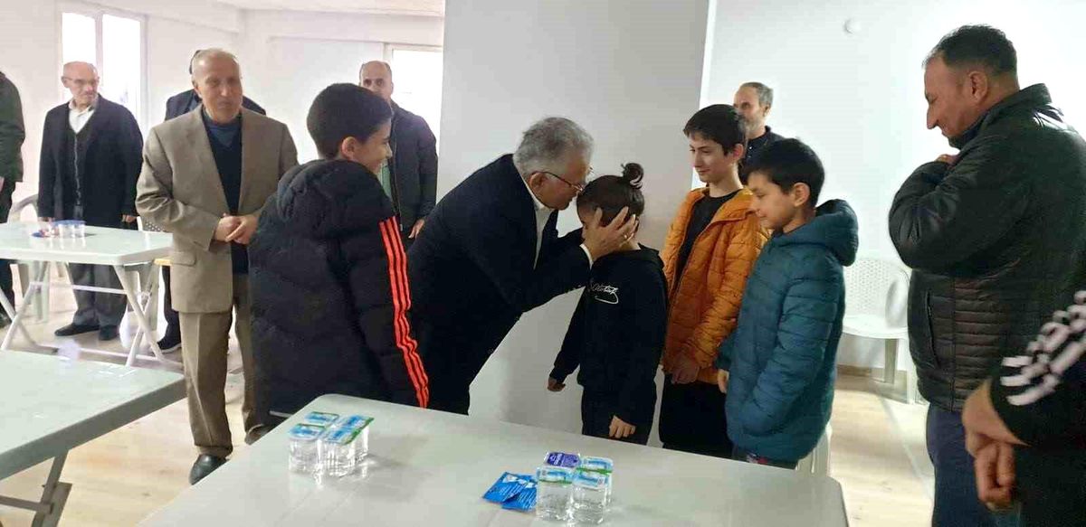 Başkan Büyükkılıç, depremzedelerin her zaman yanında