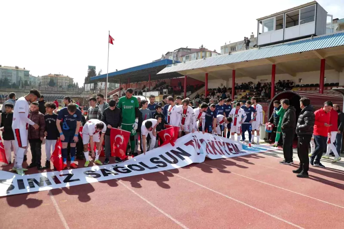 Belediye Kütahyaspor depremzedeler için sahaya indi