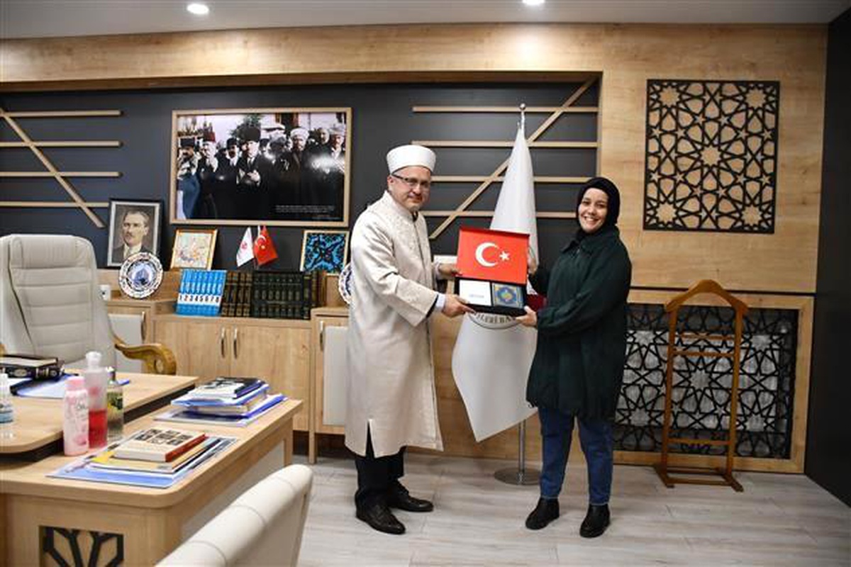 Brezilyalı kadın Müslüman olup, Zeynep ismini aldı