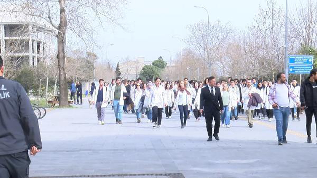 CERRAHPAŞA HAYVAN HASTANESİ ÖĞRENCİLERİ BİNALARINI İSTİYOR