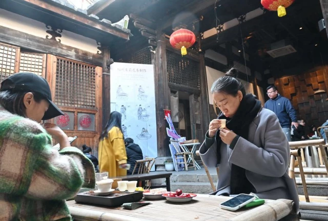 Çin'in Fuzhou Kentinde Çay Kültürü Çay Evlerinde Sürüyor