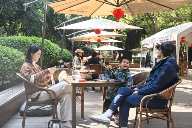 Çin'in Fuzhou Kentinde Çay Kültürü Çay Evlerinde Sürüyor
