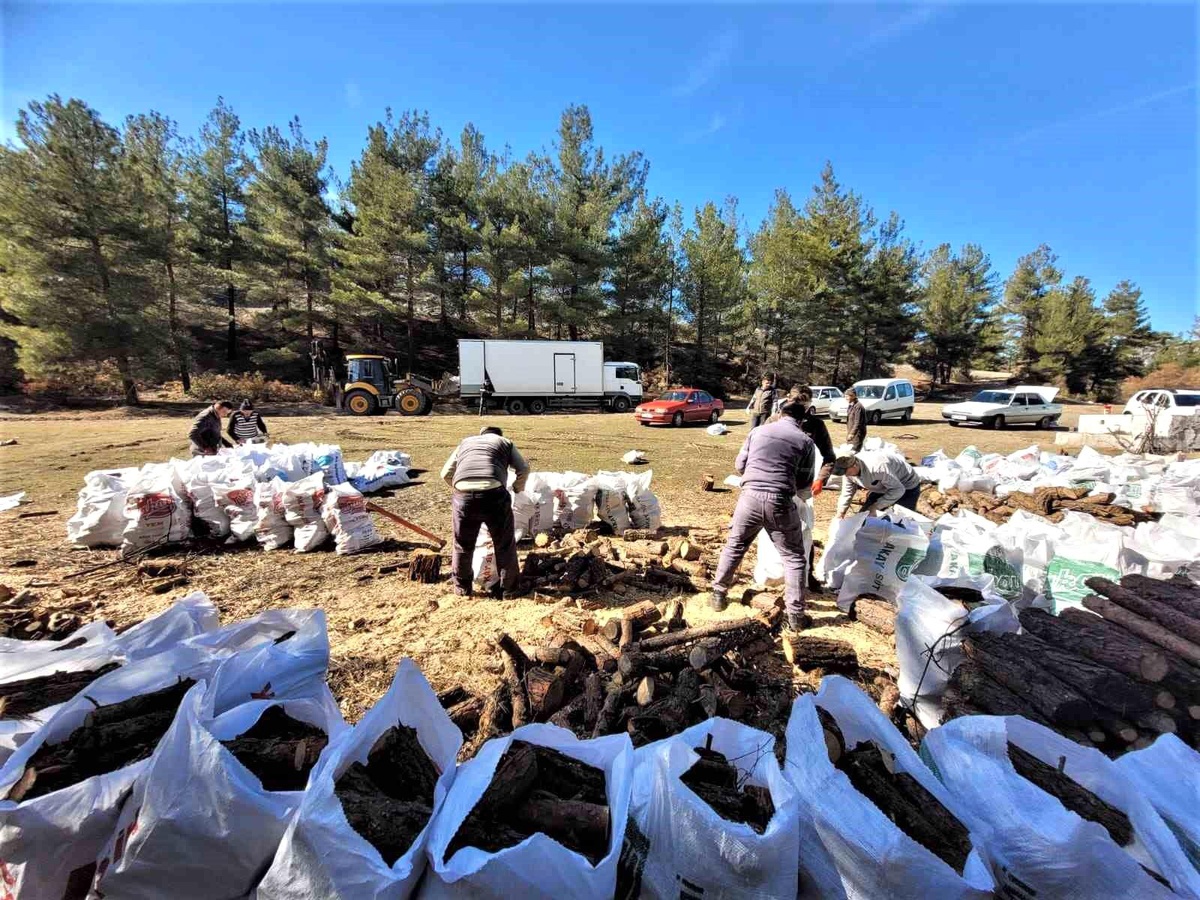 Deprem bölgesine yakacak yardımı
