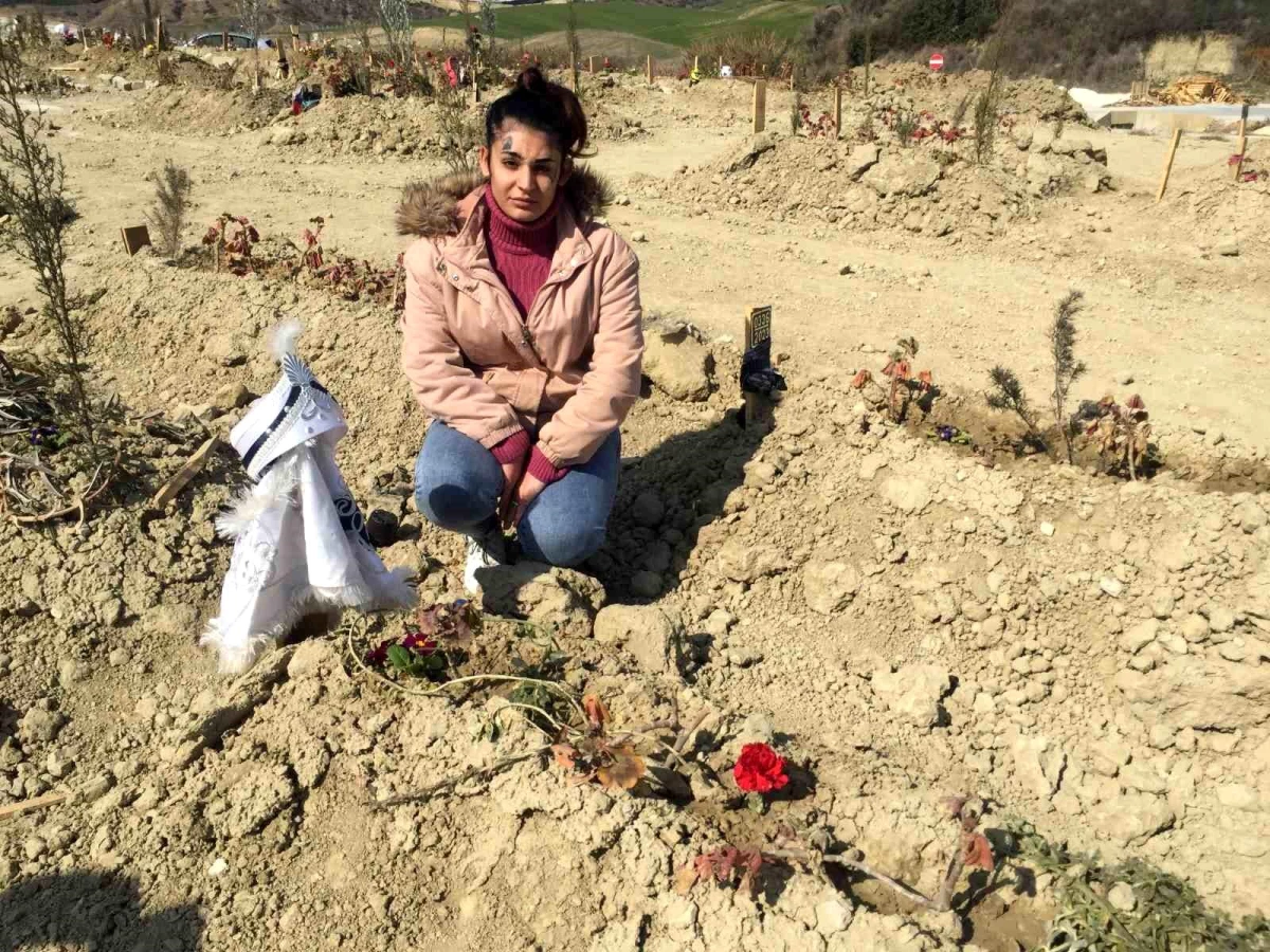 Deremde hayatını kaybeden yeğeninin sünnetliğini mezarına astı