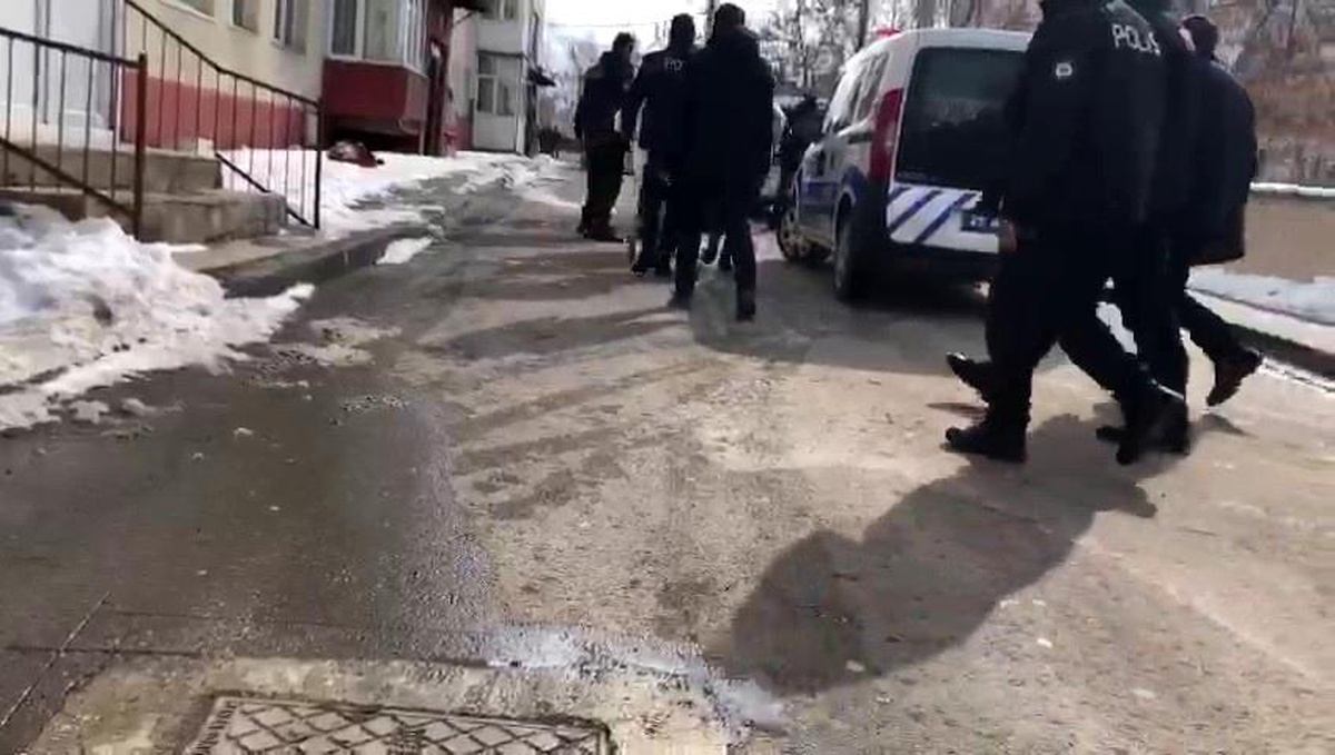 Erzurum\'da kız kaçırma meselesi iki aileyi karşı karşıya getirdi