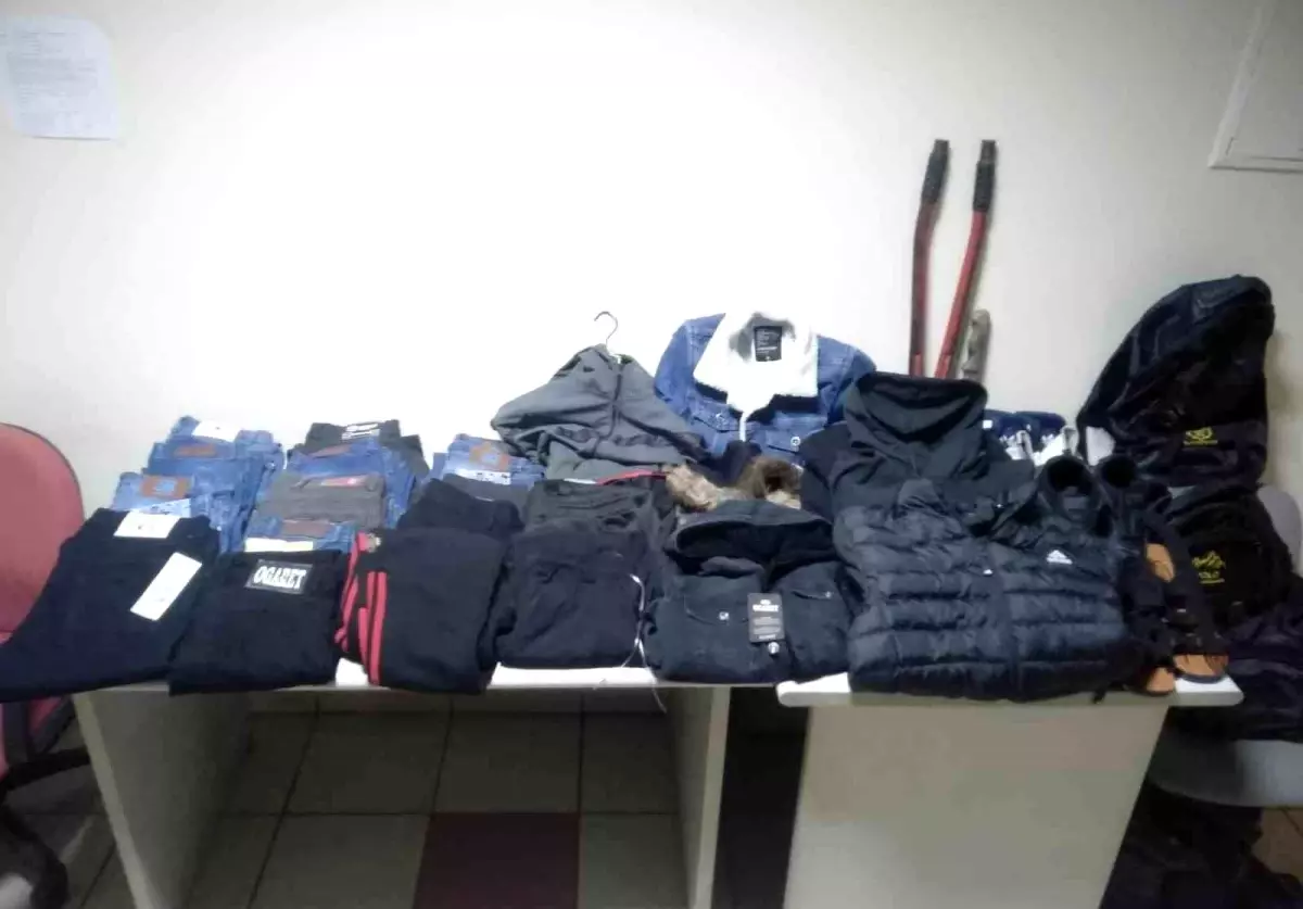 İş yerini soyan hırsızlar kameralarla adım adım izlenerek yakalandı